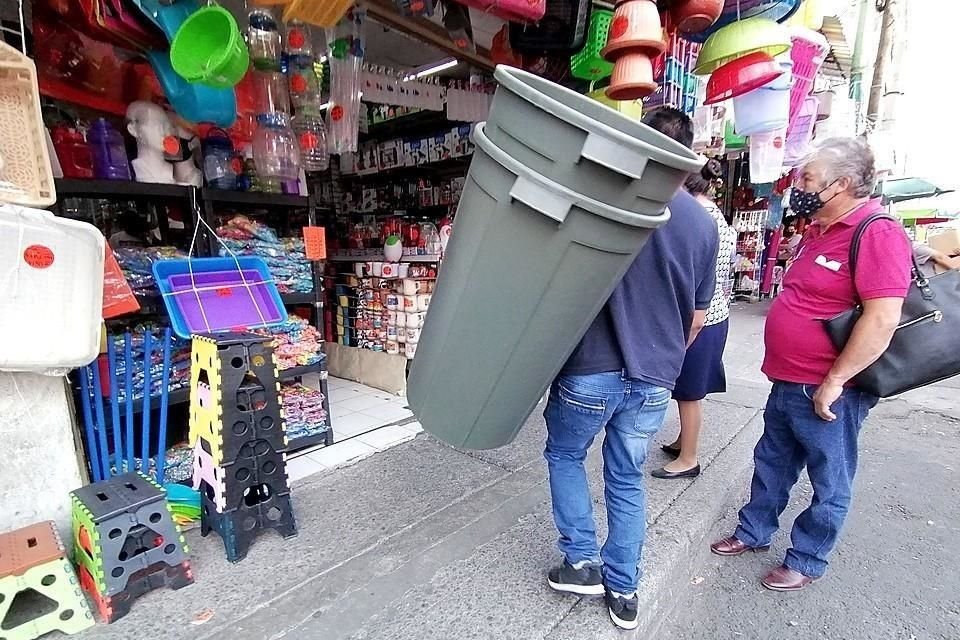 Jarcierías han recibido mayores oportunidades de mercado con la pandemia, ya que, además de sus productos habituales, han comenzado a vender otros de primer uso contra #Covid_19.