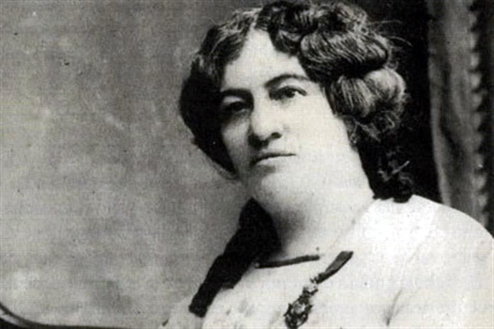 Cuando Margarita Chorné y Salazar, nacida en 1864, presentó el examen para obtener su título en la Escuela de Medicina, el acto devino en acontecimiento púbico.