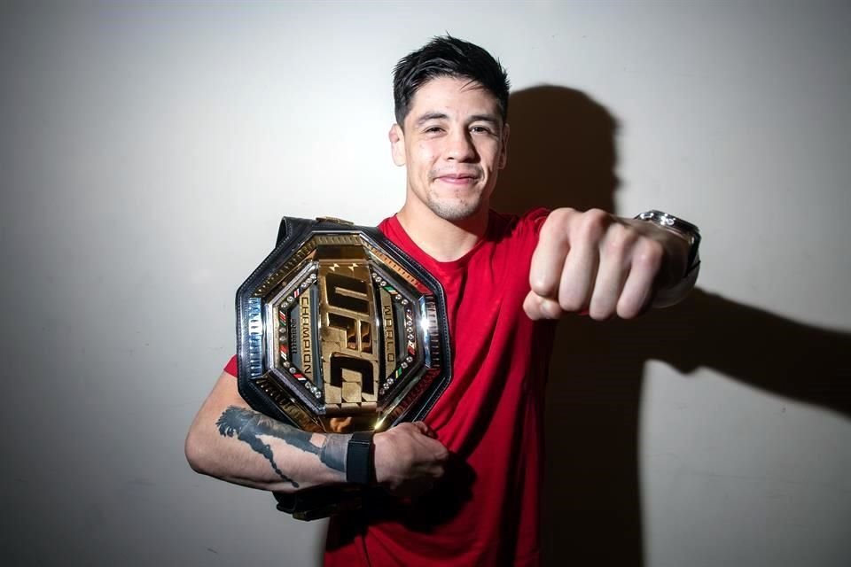 El tijuanense Brandon Moreno tiene marca de 19-5-2 en el UFC.