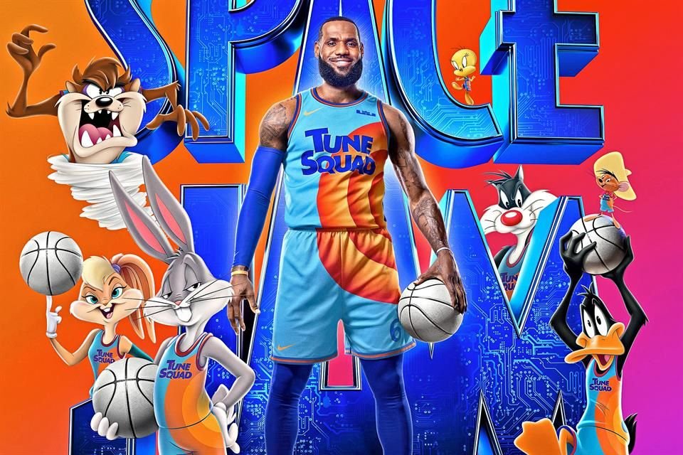 La esperada película, que mezcla animación con acción real, llega a los cines de México este jueves.