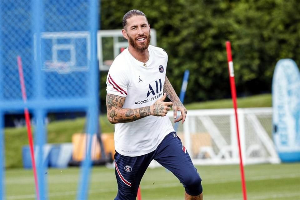 Ramos busca la gloria ahora con el PSG.