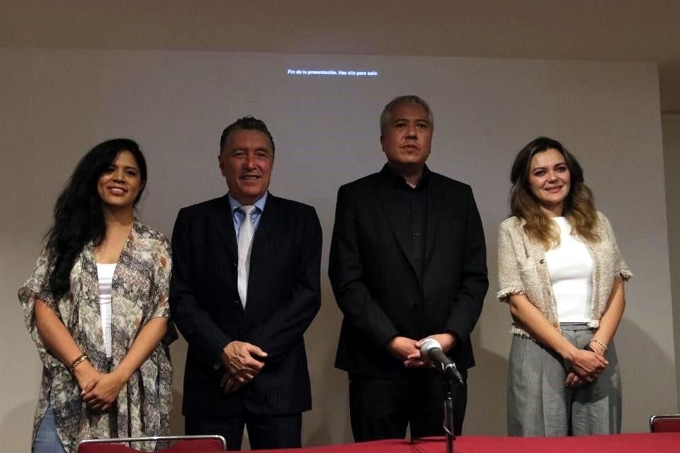 En la conferencia también estuvieron Tamara Sosa, Secretaria de Cultura de Michoacán (izq.), y Fátima Chávez, titular de Cultura de Morelia.