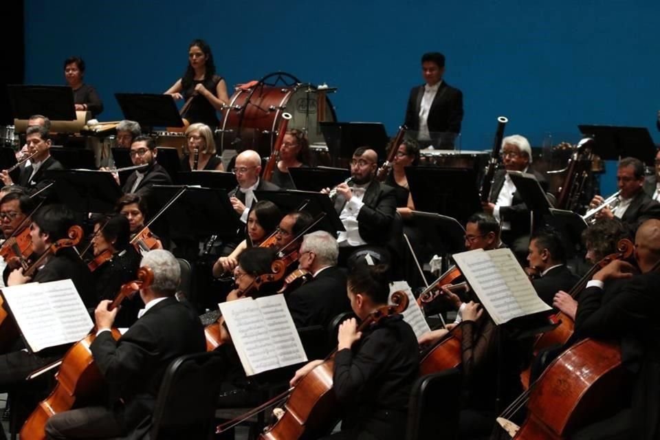 La Orquesta Sinfónica Nacional ofrecerá un par de conciertos en el marco del FIOM en el Palacio de Bellas Artes, los días 19  y 21 de abril.