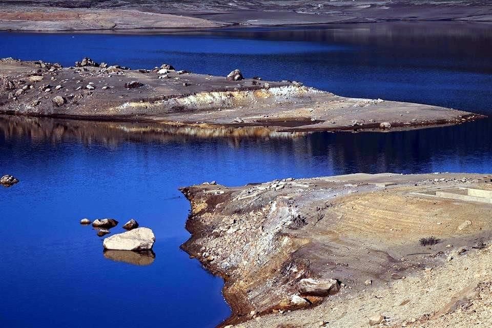 Vista aérea del embalse de San Rafael en La Calera, cerca de Bogotá.