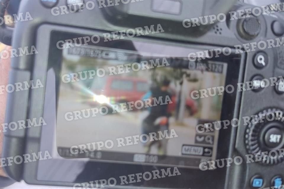 Los presuntos agresores fueron fotografiados después de la agresión.