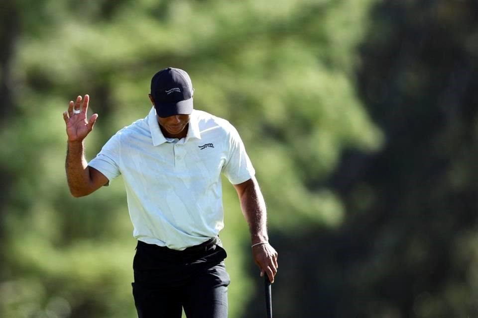 Woods superó el corte por vez 24 en Augusta.