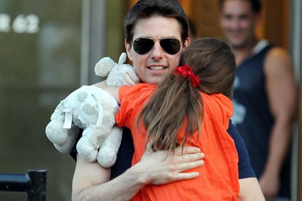 Suri, la hija de Tom Cruise, está a punto de cumplir 18 años y mantienen un distanciamiento con su padre y la cienciología.