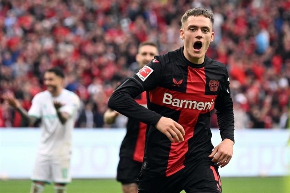 Florian Wirtz sentenció el partido con un golazo al 67' y marcó triplete al 83' y al 90' para darle el primer título de Bundesliga al Bayer Leverkusen.