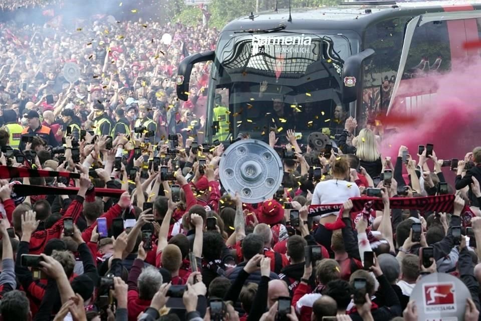 Así fue el recibimiento de los aficionados al Bayer 04 Leverkusen antes del partido ante Werder Bremen.