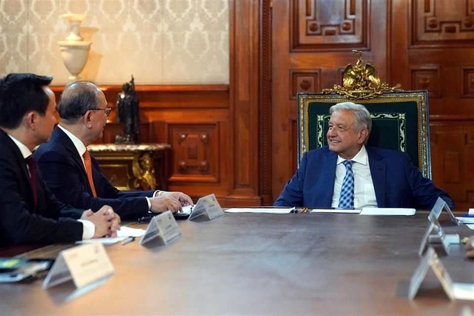 AMLO se reunió en Palacio Nacional con Qiu Xiaoqi, representante especial del Gobierno chino para Asuntos Latinoamericanos y vicepresidente de la Asociación China de Diplomacia Pública.