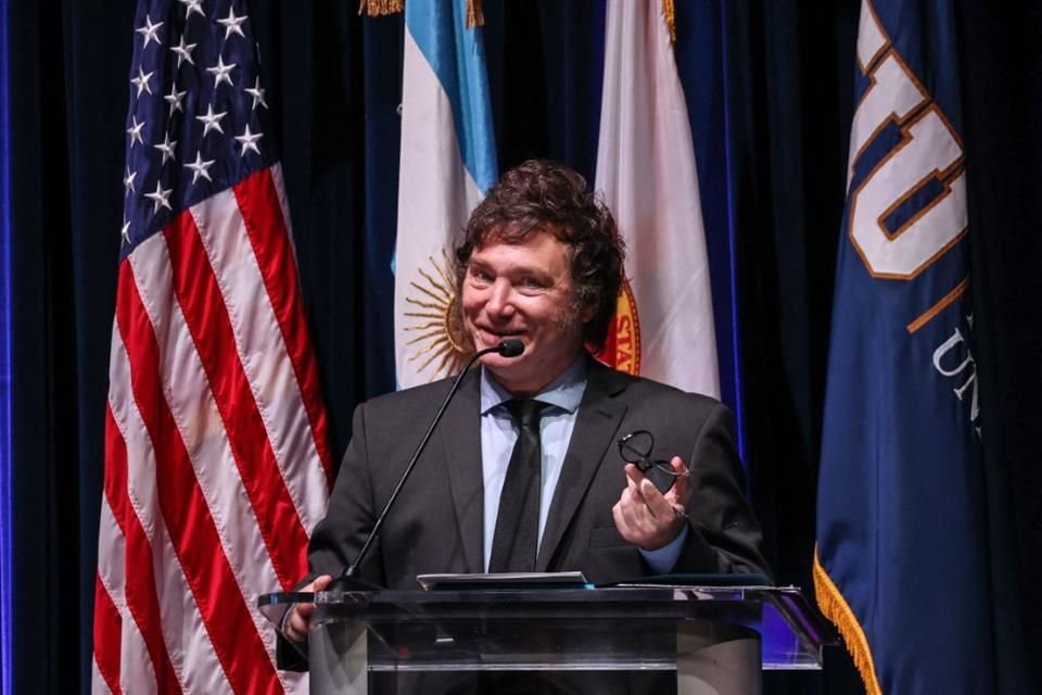 El Presidente argentino Javier Milei durante una conferencia en Miami, Florida, el 11 de abril del 2024.