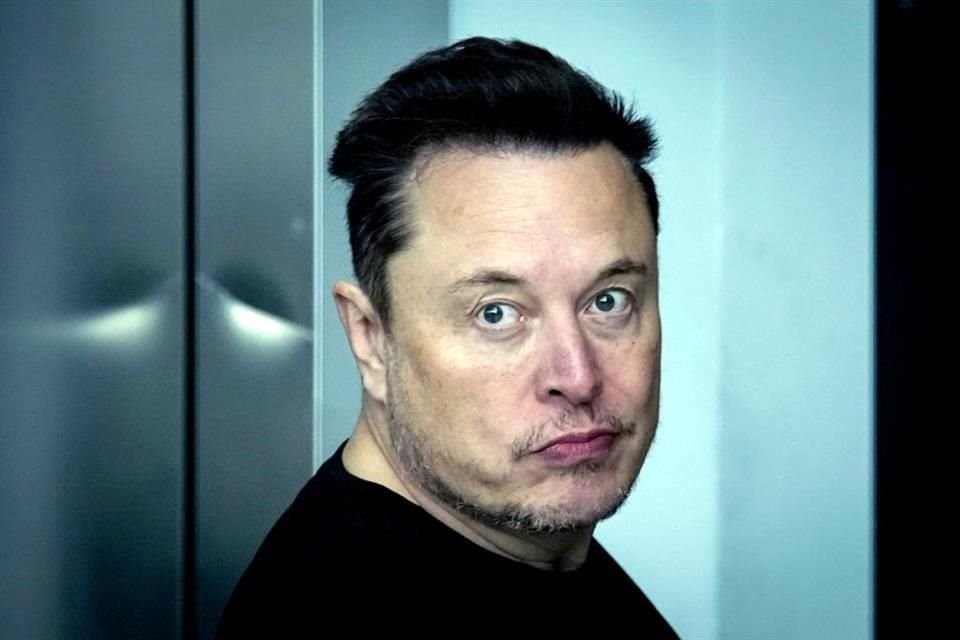 Elon Musk dijo en Twitter que la integración de OpenAi en los dispositivos de Apple era una violación de seguridad inaceptable.