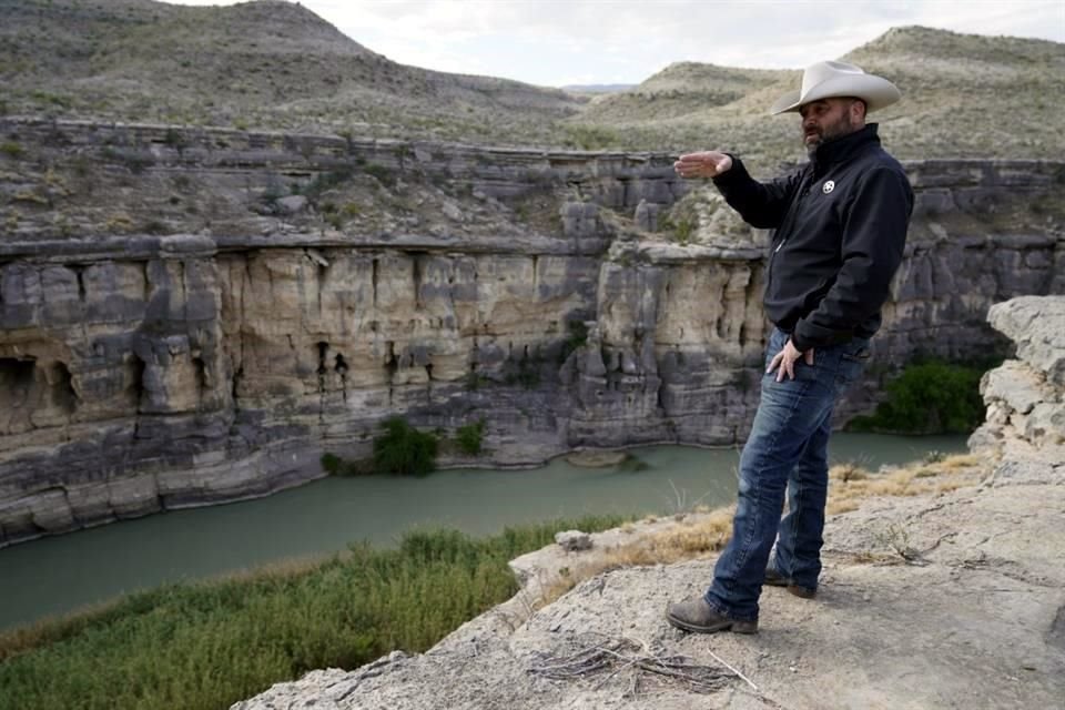 Agricultores texanos presionan a funcionarios de EU para que México entregue la cantidad de agua pactada en un tratado entre ambos países.