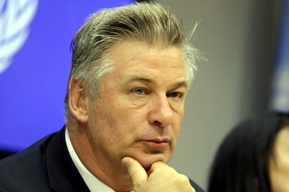 Alec Baldwin enfrentará un juicio por homicidio involuntario.