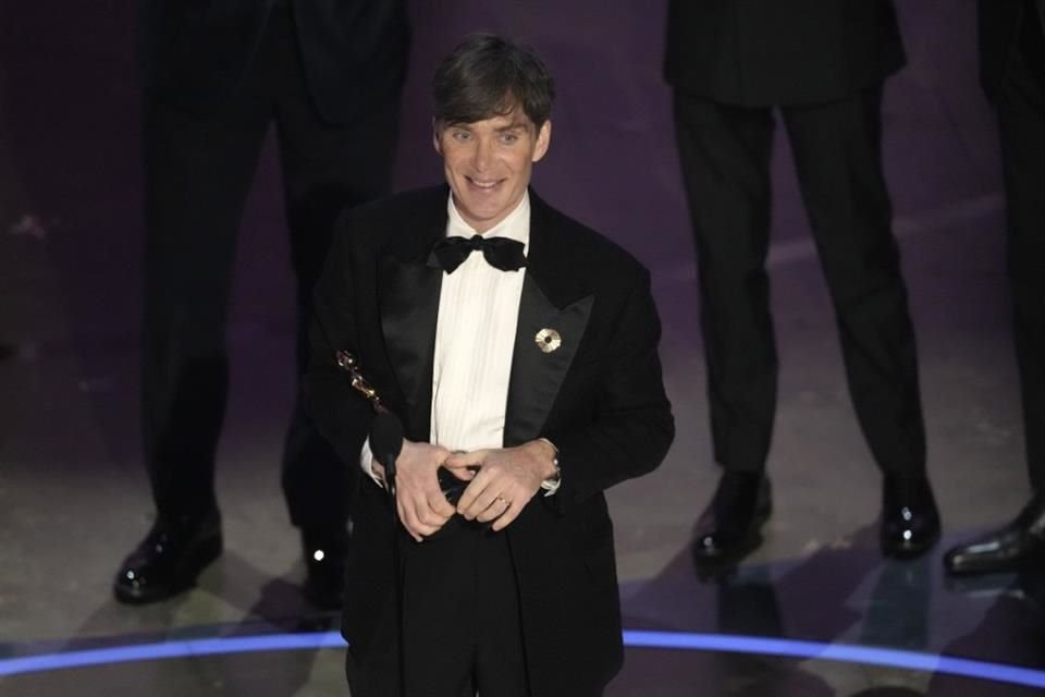 En la edición 21 de los Premios de la Academia de Cine y Televisión de Irlanda nombraron a Cillian Murphy como Mejor Actor Principal.