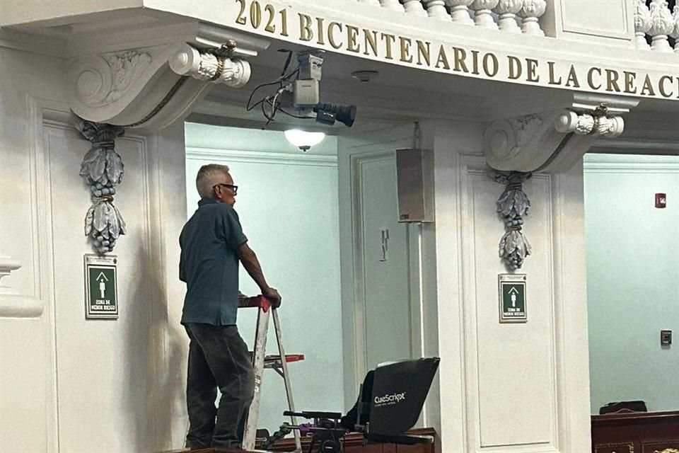 Las nuevas cámaras comenzaron a ser instaladas en el salón del Pleno.