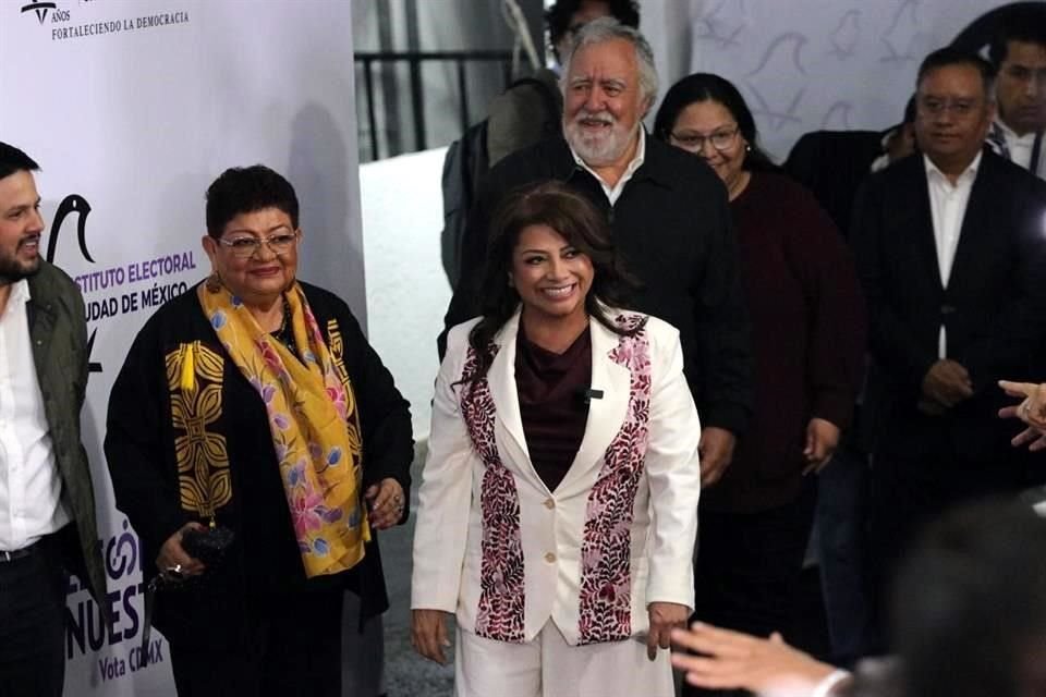 Clara Brugada, candidata de la coalición Morena-PT- Partido Verde llegó al debate.