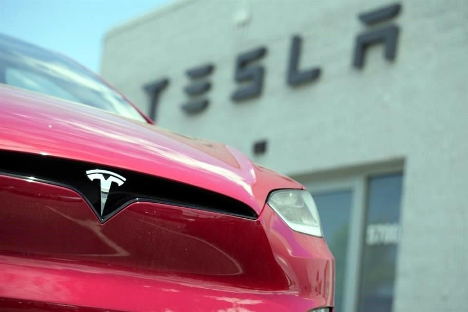 El equipo de marketing de Tesla en Estados Unidos estaba conformado por unas 40 personas, según fuentes.