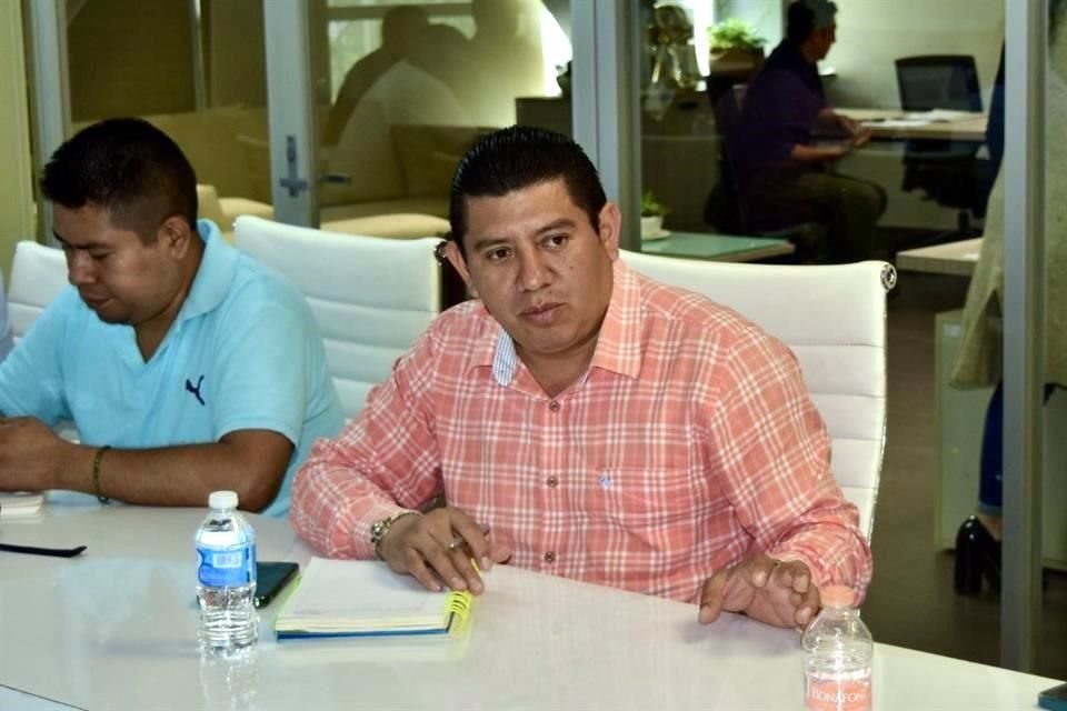 Héctor Torres Solano, dirigente de la CETEG.