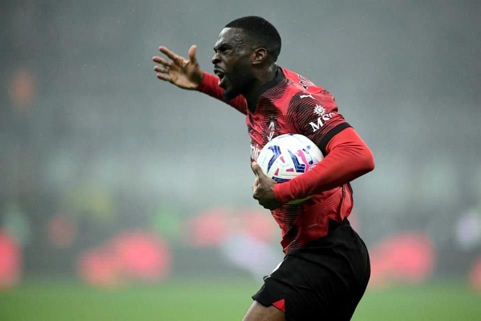 Fikayo Tomori puso en el partido al Milán, pero no fue suficiente para evitar la derrota y el festejo de su rival citadino en San Siro.