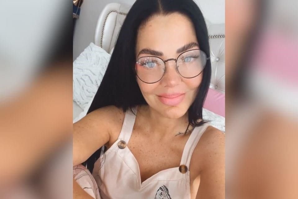 La modelo espera que la serie se estrene para proceder legalmente.