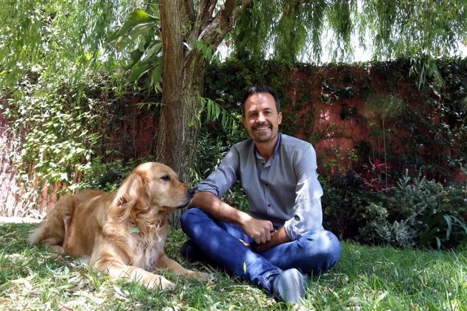 Un robot podrá inyectar y darle los medicamentos a un paciente como hoy día lo hace una enfermera, pero la IA no puede reemplazar la empatía, dice Tonda.