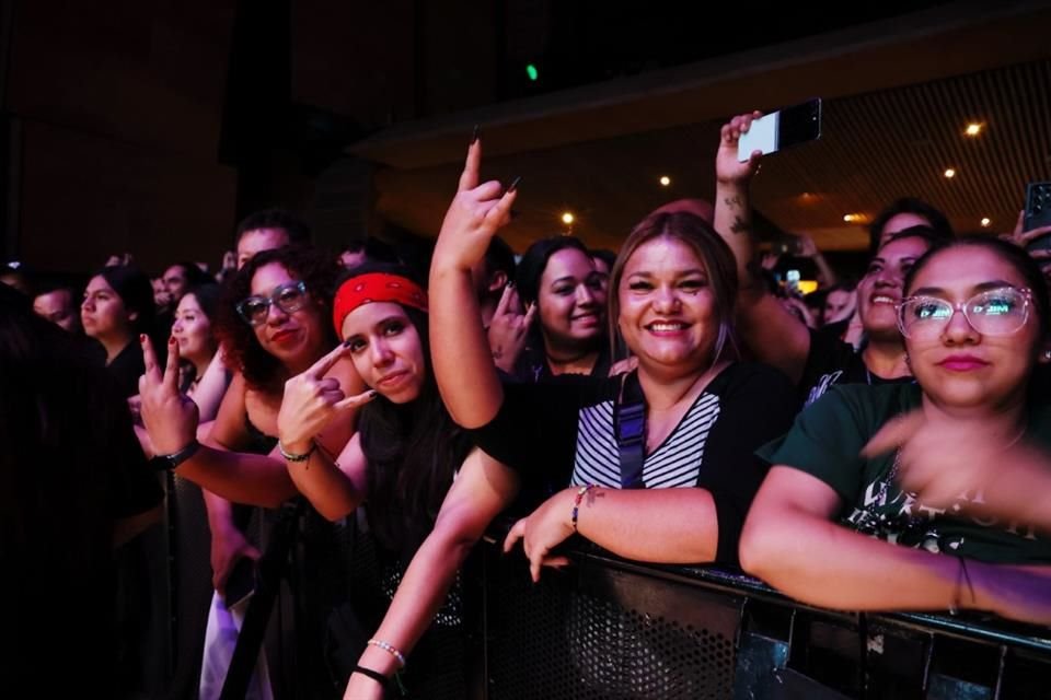 Fans disfrutaron el show que duró alrededor de hora y media.