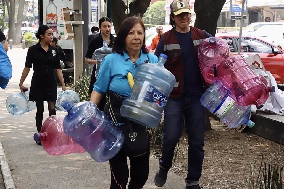 Vecinos de Benito Juárez se encontraron con la sorpresa de que las potabilizadoras en parques son retiradas.