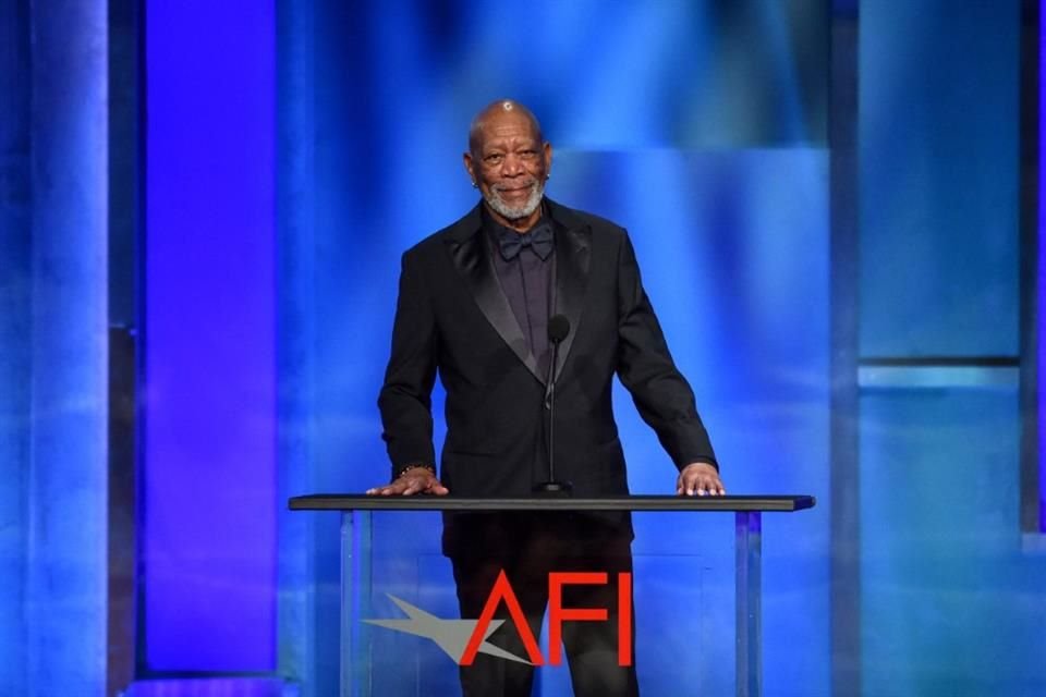Morgan Freeman dio un discurso y rindió tributo a Kidman.