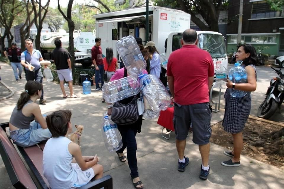 En el Parque San Lorenzo, la demanda de agua seguía siendo alta.