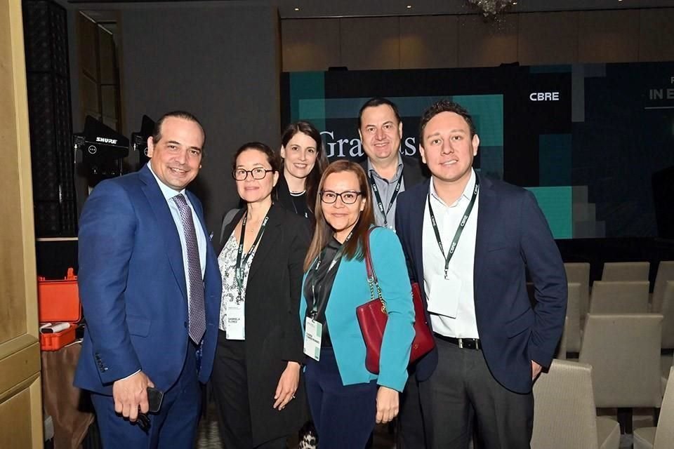 CBRE convocó a profesionales e inversionistas de los bienes raíces comerciales a una reunión especial con el reconocido asesor económico.