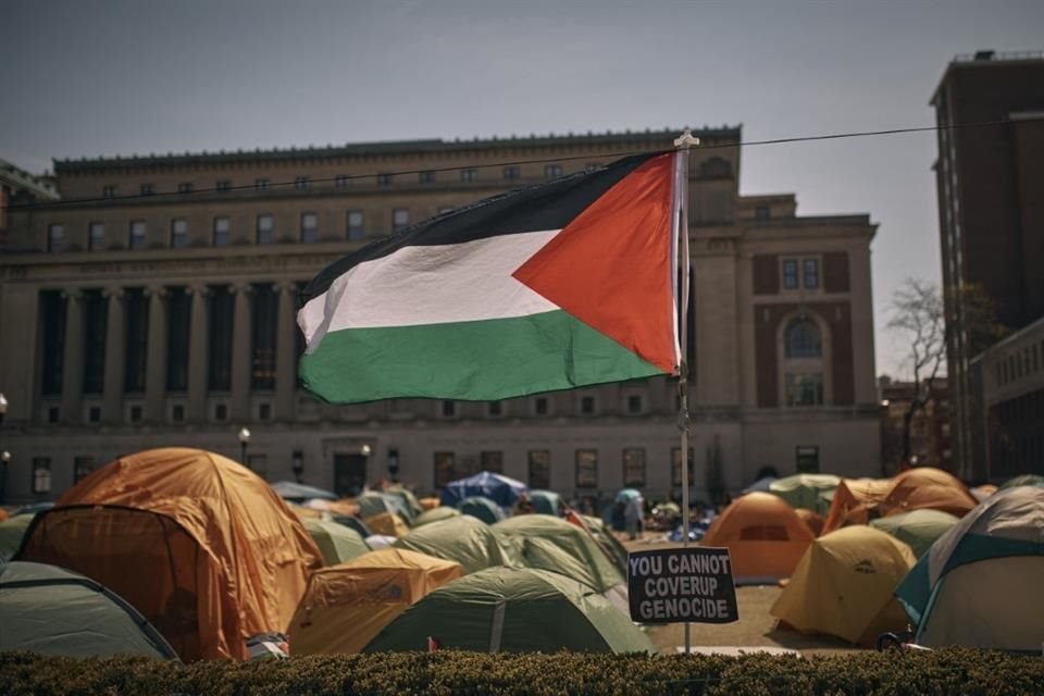 Una bandera palestina en un campamento instalado como protesta en la Universidad de Columbia, el 28 de abril del 2024.