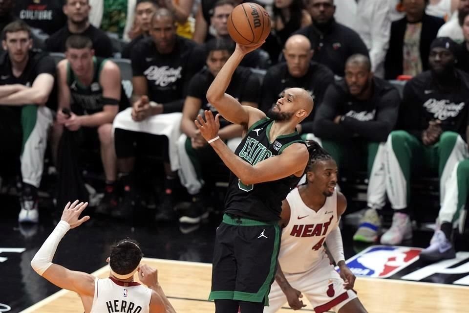 La quinteta de Boston está a un triunfo de avanzar a la siguiente ronda.