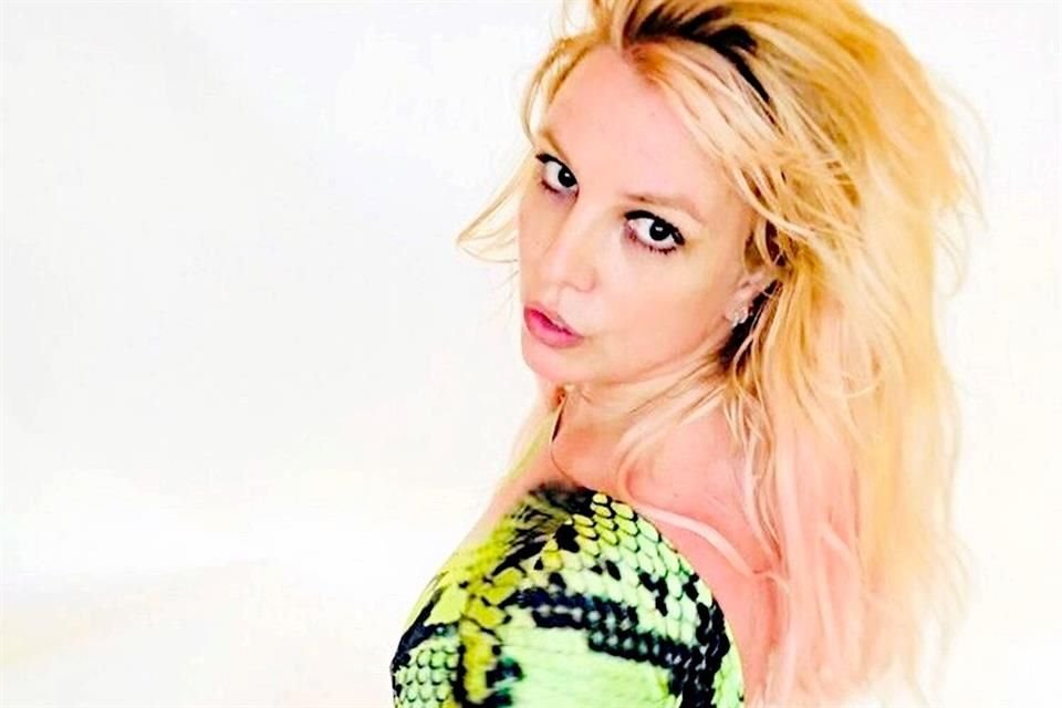 Britney Spears tiene 42 años.