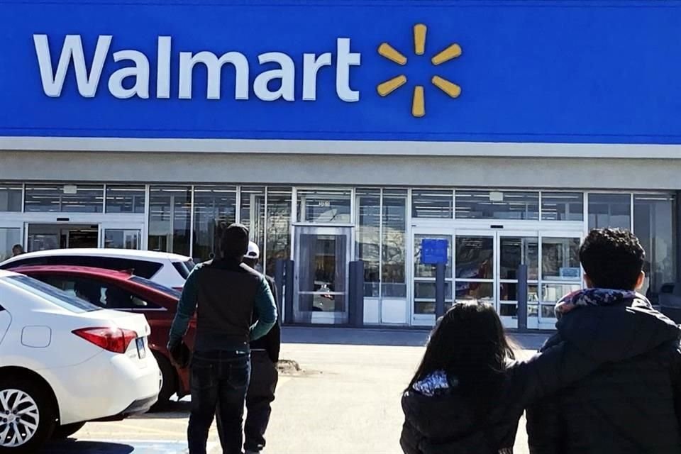 Walmart espera cerrar los 51 centros de salud en un plazo de 30 a 90 días.