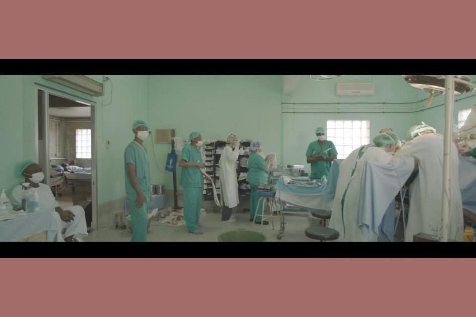 El documental 'Fifaliana', del cineasta mexicano Lorenzo Hagerman, registra los esfuerzos humanitarios de un grupo de médicos iberoamericanos en Madagascar, entre ellos el mexicano Gonzalo Hagerman.
