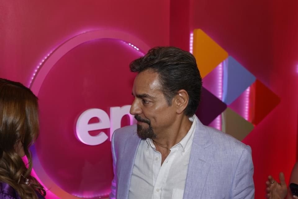 Eugenio Derbez aprovechó su visita a CDMX para desmentir rumores.
