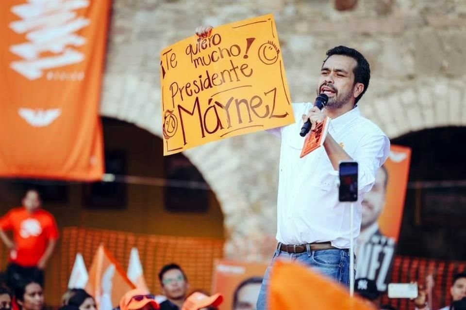 Álvarez Máynez realizó una gira por SLP, donde estuvo con universitarios, así como simpatizantes de su aspiración presidencial.