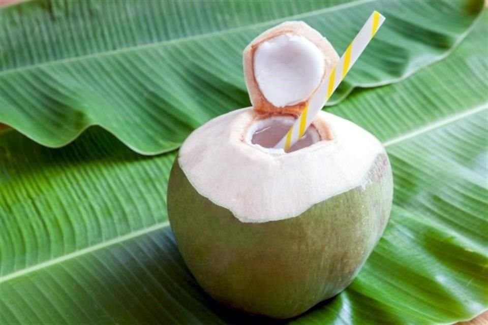 El agua de coco no No puede sustituir a la natural.