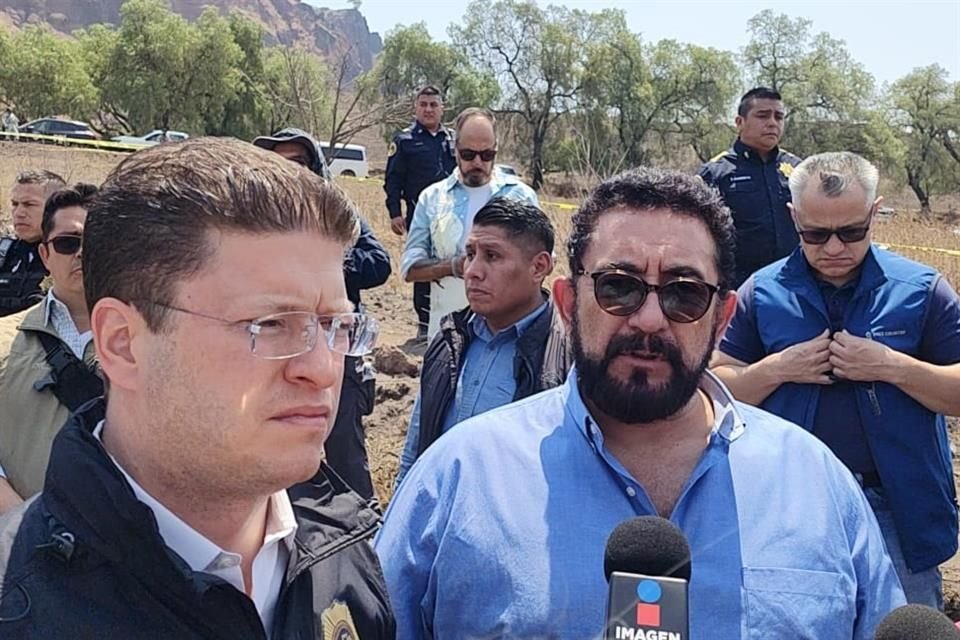 De acuerdo con el Secretario de Seguridad Ciudadana, Pablo Vázquez, las credenciales encontradas el día de ayer ya fueron descartadas como indicios de algún crimen, ya que los titulares fueron encontrados con vida. 