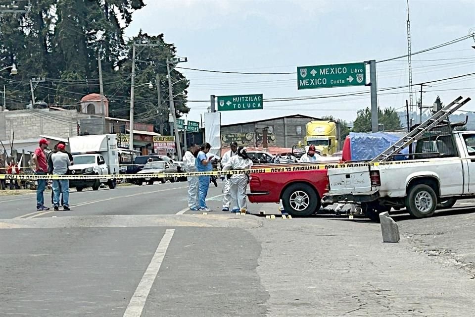 La llamada al 911 por detonaciones en Tres Marías se registró ayer a las 10:54 horas, cuando la zona de quesadillas ya estaba llena de comerciantes y turistas.