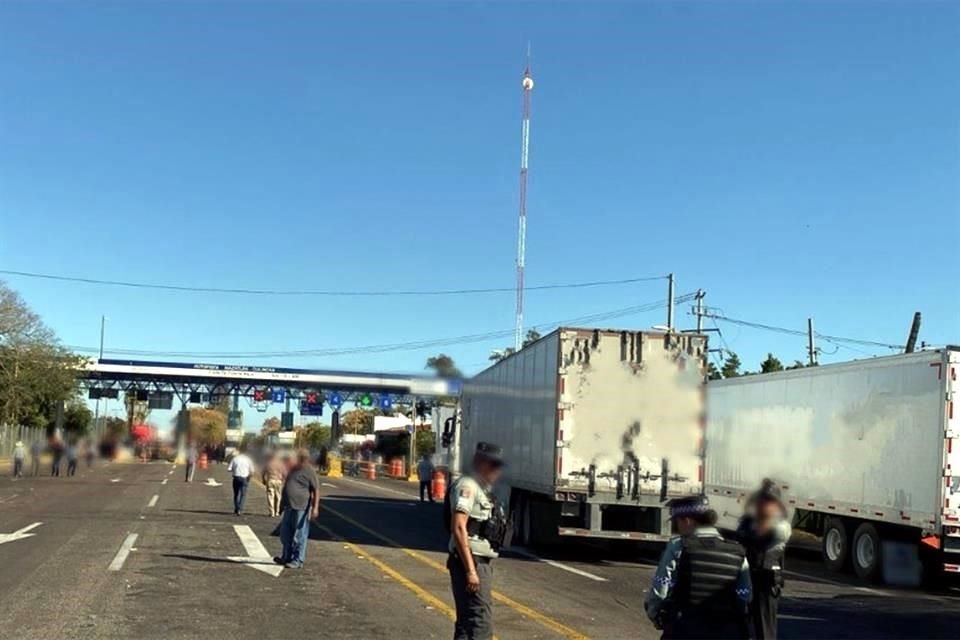 A las 18:00 horas, la Guardia Nacional informó que los manifestantes se retiraron del kilómetro 090+000, tramo El Venadillo-Costa Rica, donde se apostaron desde el lunes por la tarde.