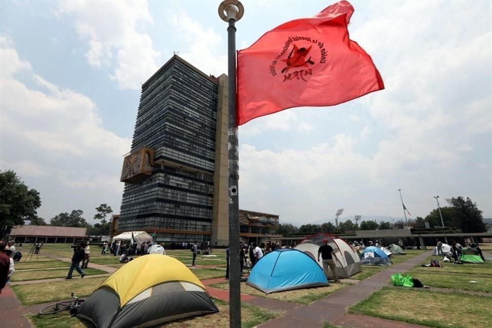 'La Universidad será respetuosa de las expresiones de protesta de las y los universitarios', indicó la UNAM.