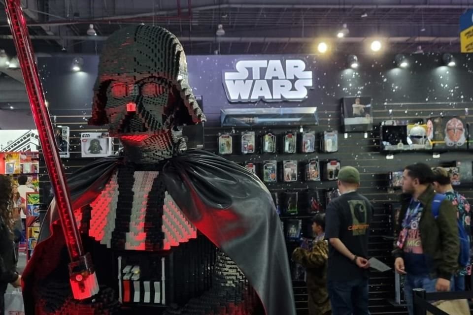 Ya casi es 4 de mayo, y es imposible que no haya algo relacionado con 'Star Wars', como este Darth Vader hecho de Legos.