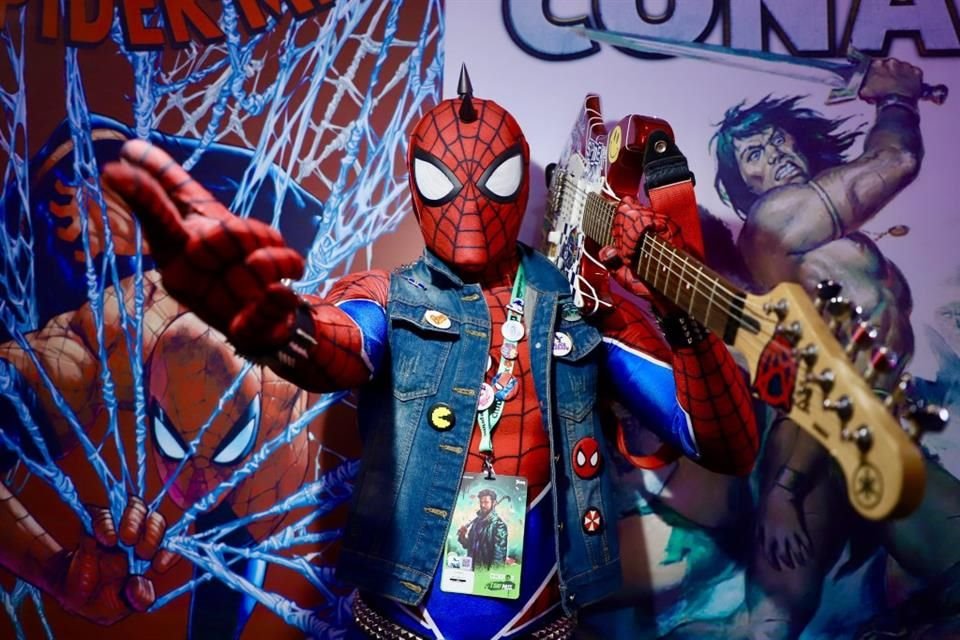 Spider Punk llegó al CCXP atravesando el universo.
