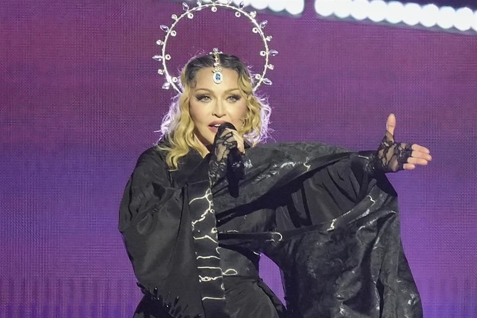 Madonna culminó su The Celebration Tour en Río de Janeiro ante 1.6 millones de personas, la mayor audiencia de su carrera.