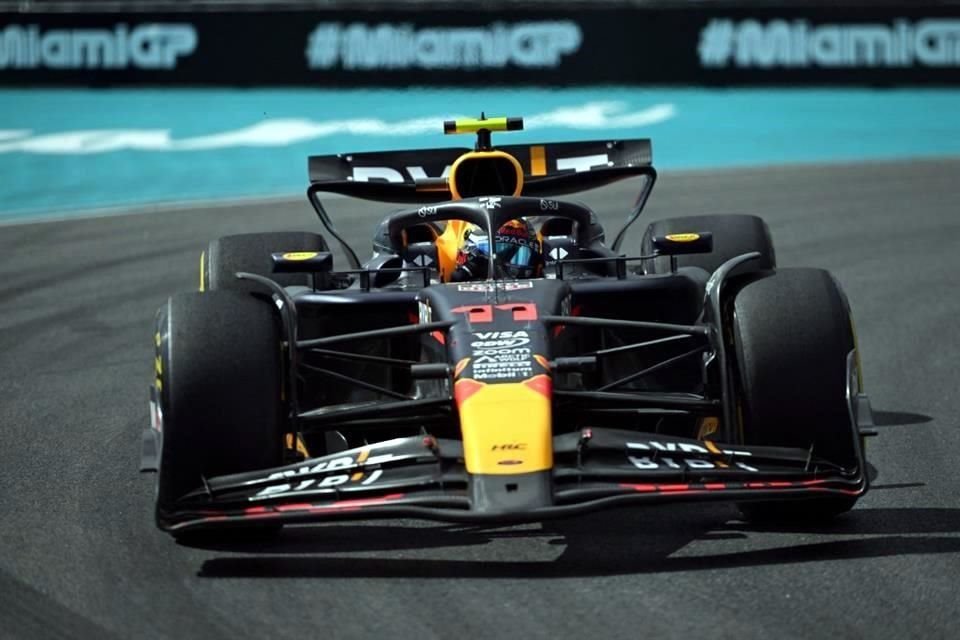 Sergio Pérez cometió un error en el inicio de la carrera y estuvo a punto de causar más problemas para Red Bull, y de ahí no logró recuperarse. Terminó quinto.