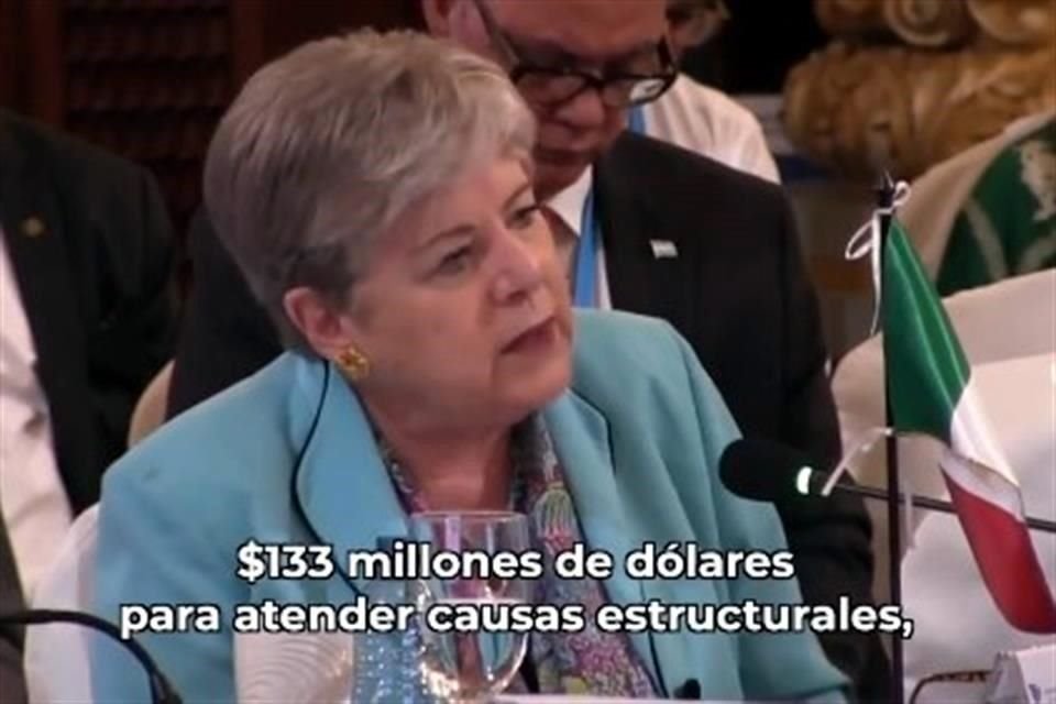 Bárcena participa en una reunión ministerial en Guatemala.