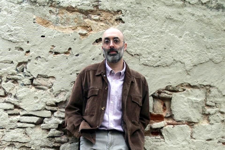 El escritor guatemalteco Eduardo Halfon obtuvo el Premio de Literatura Berman 2024 por su novela 'Canción'.