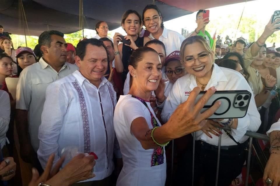 La candidata morenista dijo que 'la credencial de elector es el arma más poderosa que tiene el pueblo de México'.